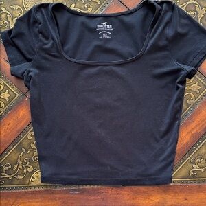 Hollister Women's Black Crop Top